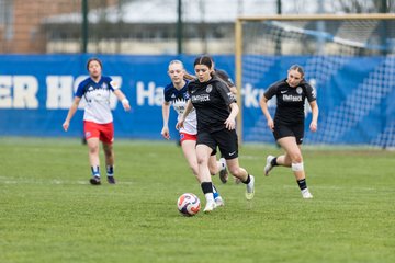 Bild 58 - wBJ Hamburger SV - Eimsbuettler TV : Ergebnis: 4:0